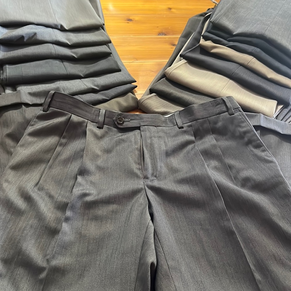 16 pairs of Ralph Lauren men’s dress pants all size 36 x 29 in great condition